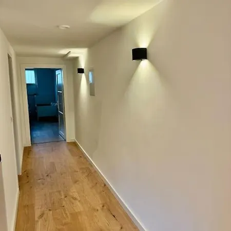 Schoene In Apartment Düsseldorf
